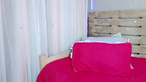 Snapshot of nicky_oli chatting on February 2025 07:27:02 PM nicky_oli online show from February 2025 07:27:02 PM