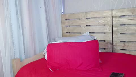 Snapshot of nicky_oli chatting on February 2025 12:28:01 PM nicky_oli online show from February 2025 12:28:01 PM