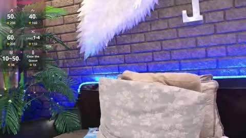 Snapshot of nicky_owl chatting on October 2025 03:05:02 PM Today is my 41st birthday And in 2 hours Im waiting for you on the stream Stock up on tokens and a good mood Nicky online show from October 2025 03:05:02 PM