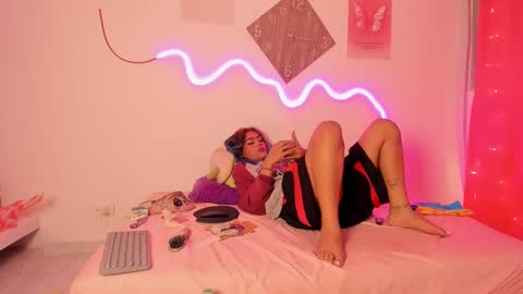 Snapshot of nicky_teem chatting on January 2025 04:44:01 AM nicky_teem online show from January 2025 04:44:01 AM