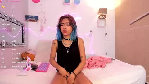 Snapshot of nicky_teem chatting on January 2025 06:35:01 AM nicky_teem online show from January 2025 06:35:01 AM