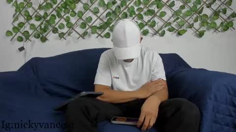 nicky online show from March 2025 07:18:01 PM