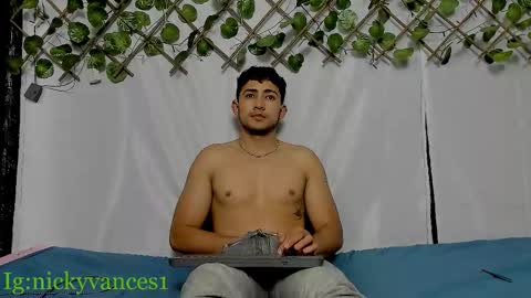 nicky online show from October 2025 08:50:02 PM