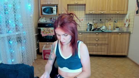 Snapshot of nicky_weekends chatting on December 2024 12:11:02 PM Nicky Weekends online show from December 2024 12:11:02 PM