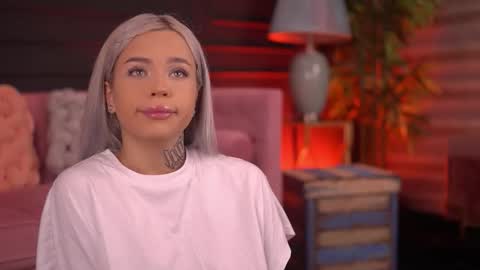 Snapshot of nickybennz chatting on November 2025 07:03:01 PM Nicky online show from November 2025 07:03:01 PM