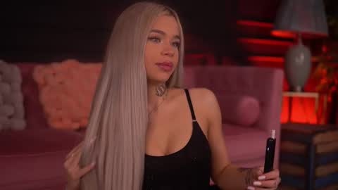 Snapshot of nickybennz chatting on November 2025 07:08:02 PM Nicky online show from November 2025 07:08:02 PM