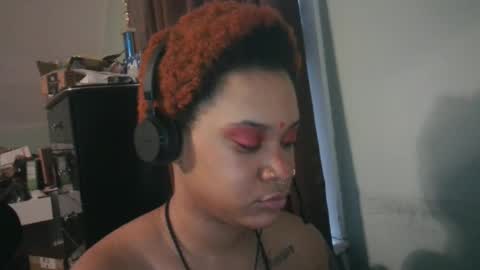 nickythehawtie online show from February 2026 06:37:02 PM