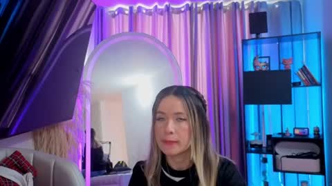 Snapshot of nickywindsor chatting on June 2026 03:13:01 PM Nicky online show from June 2026 03:13:01 PM