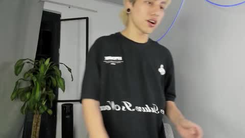 Snapshot of nico_nico_xd chatting on September 2025 03:40:02 AM Nico online show from September 2025 03:40:02 AM