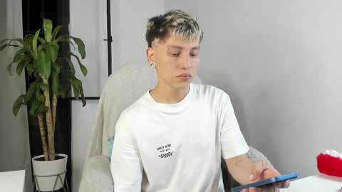 Snapshot of nico_nico_xd chatting on November 2025 06:45:01 AM Nico online show from November 2025 06:45:01 AM