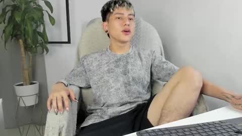 Snapshot of nico_nico_xd chatting on December 2025 10:26:01 PM Nico online show from December 2025 10:26:01 PM