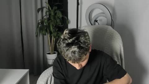 Snapshot of nico_nico_xd chatting on December 2025 06:30:02 AM Nico online show from December 2025 06:30:02 AM