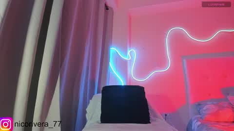 Nicolas online show from December 2025 03:45:02 AM