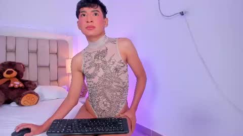 Snapshot of nicocute_ chatting on June 2026 06:50:01 PM NICOLAS online show from June 2026 06:50:01 PM