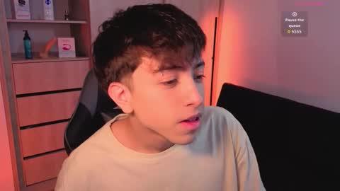 Nicolas online show from September 2025 07:39:02 PM