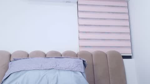 Nicol online show from December 2025 03:01:02 AM