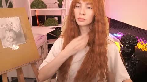 Nicol Moonn online show from April 2026 07:56:01 PM