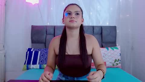 nicol online show from September 2025 07:30:01 PM