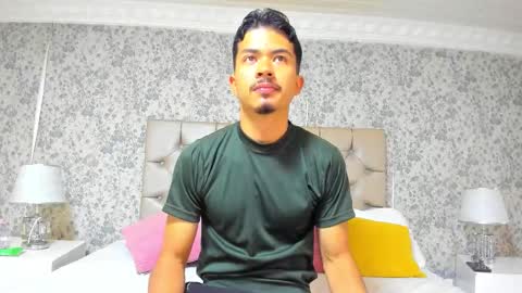 Snapshot of nicolaikarav chatting on November 2025 10:05:01 AM Nicolai online show from November 2025 10:05:01 AM