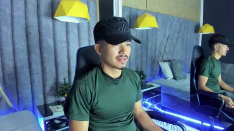 Snapshot of nicolaikarav chatting on December 2025 12:43:01 PM Nicolai online show from December 2025 12:43:01 PM