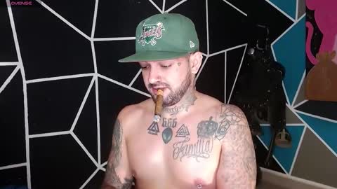 nicolas online show from October 2025 02:26:01 AM