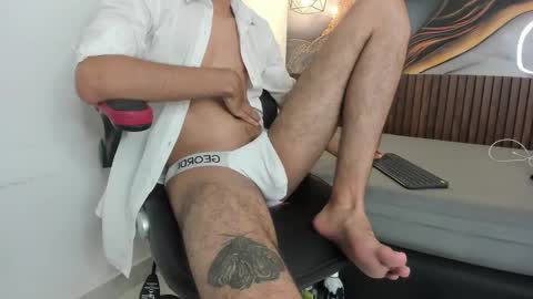 Snapshot of nicolasfine chatting on October 2025 06:52:02 PM nicolasfine online show from October 2025 06:52:02 PM