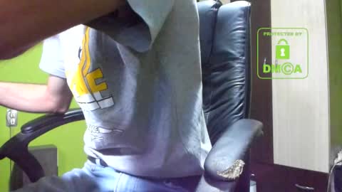 L. Nicolas online show from November 2025 06:02:01 AM