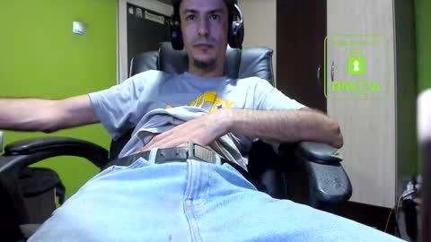 L. Nicolas online show from November 2025 04:22:01 AM