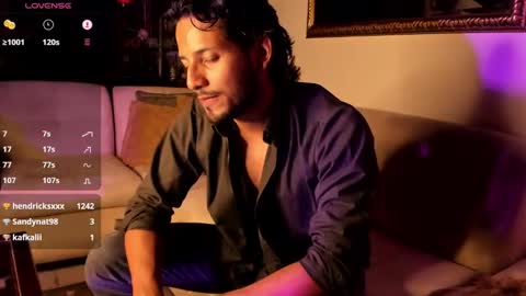 nicolasrodrii online show from January 2025 02:11:01 AM