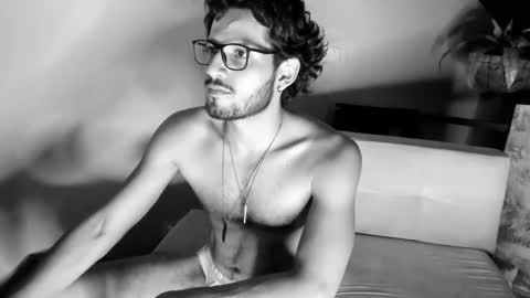 nicolasrodrii online show from February 2025 01:24:01 AM