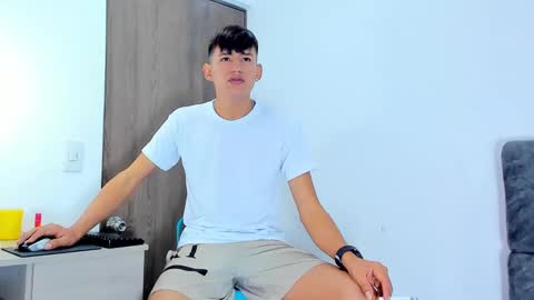 nicolastorres__ online show from November 2025 07:30:02 AM