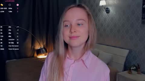 Nicoletta online show from November 2025 06:30:01 PM