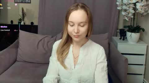 Nicoletta online show from January 2026 07:06:02 PM