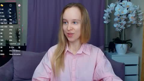 Nicoletta online show from April 2026 06:45:01 PM