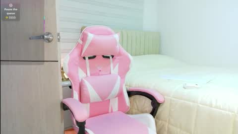 Nicol  online show from October 2025 04:04:01 PM