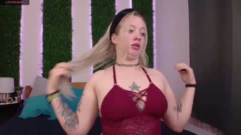 Nicole online show from January 2025 07:15:01 AM