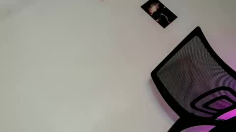 ITS ME NICOLE online show from April 2026 07:45:01 AM