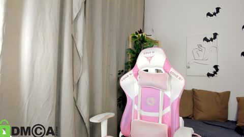 GMT7TueWedThSu 0300am-0900am. Sa 1000am-0400pm online show from October 2025 08:32:01 PM