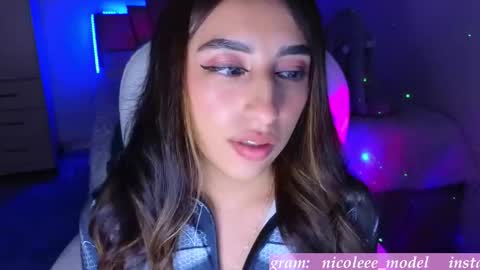 Nicole online show from December 2025 12:15:02 AM