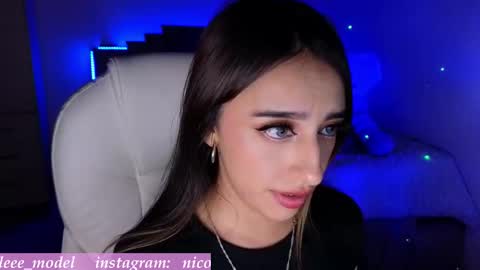 Nicole online show from December 2025 02:28:02 AM