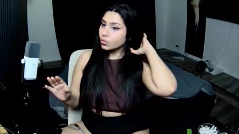 Snapshot of nicole_pretty_ chatting on March 2026 06:52:01 AM Nicole online show from March 2026 06:52:01 AM