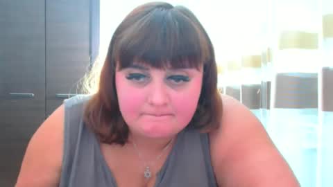 Nicole online show from October 2025 05:28:01 PM