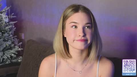 Snapshot of nicole_w00 chatting on January 2025 05:05:01 PM Nicole online show from January 2025 05:05:01 PM