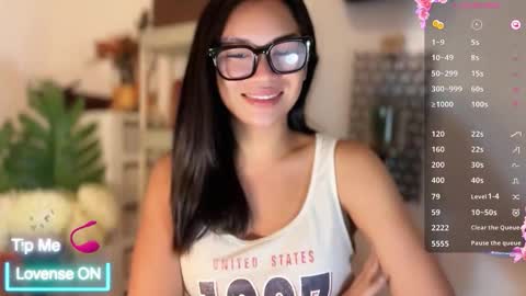 Snapshot of nicolecellini chatting on December 2025 08:05:01 PM NICOLE online show from December 2025 08:05:01 PM