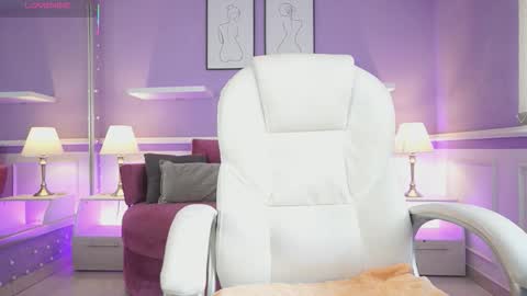 Snapshot of nicolecrawft chatting on October 2025 07:23:02 PM Nicole Crawft online show from October 2025 07:23:02 PM