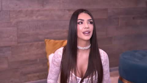 Snapshot of nicoledevin chatting on October 2025 07:53:01 AM Nicole online show from October 2025 07:53:01 AM