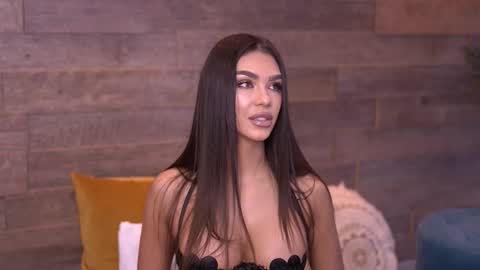 Snapshot of nicoledevin chatting on October 2025 07:32:01 AM Nicole online show from October 2025 07:32:01 AM