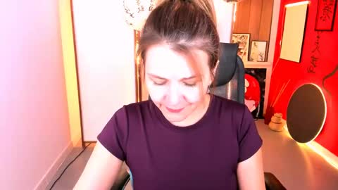 nicolehits online show from April 2026 01:14:01 PM