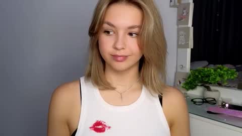 Nicole online show from December 2025 05:53:02 PM