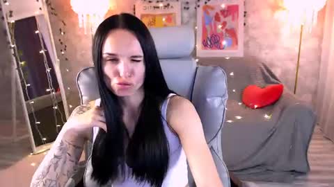 Nicole online show from June 2026 03:38:02 PM